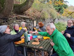 24_2025-11-01_Nette-Schieferpfad